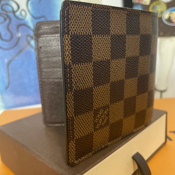 Sold on my instagram. Louis Vuitton Men’s Bifold wallet kn Damier Ebene - Picture 2 of 16